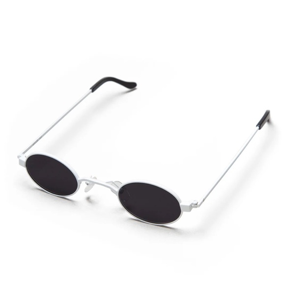 NWOT! 
Roberi & Fraud 
WHITE DORIS 
Sunglasses | Eyeglasses | Eyewear - Picture 7 of 17